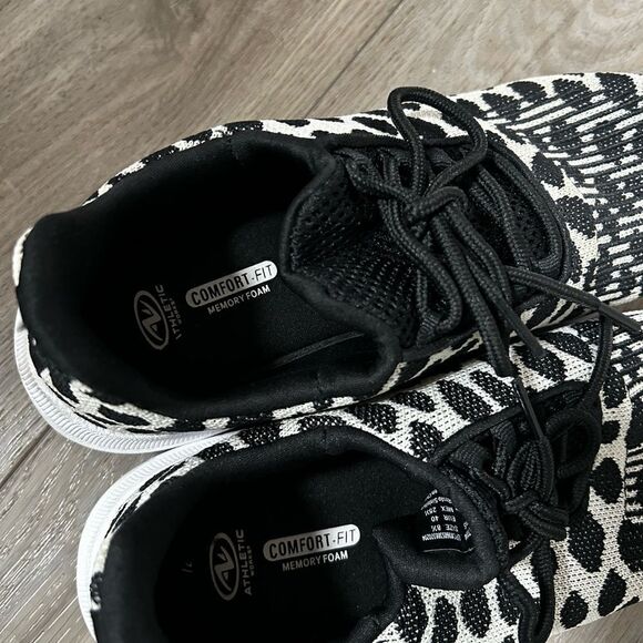 Women’s Athletic Works Leopard Print Comfort Memory Foam Running Shoes size 8.5 - Picture 6 of 6
